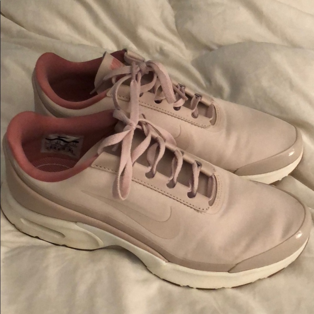 Nike Air - like new!